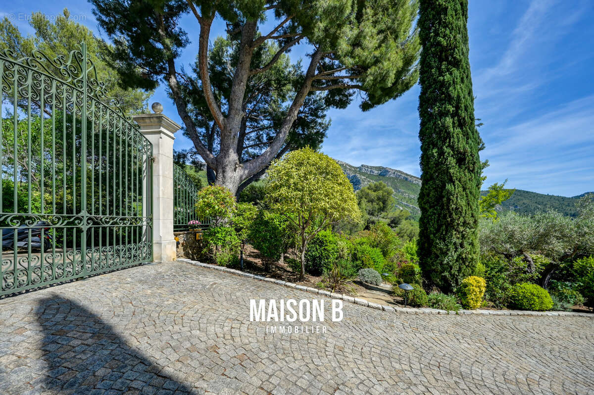 Maison à ROQUEVAIRE