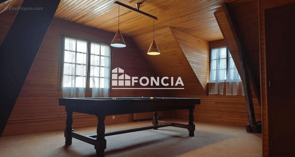 Maison à SAINT-PRYVE-SAINT-MESMIN