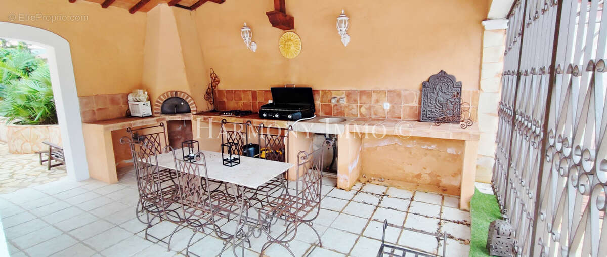 Maison à SIX-FOURS-LES-PLAGES