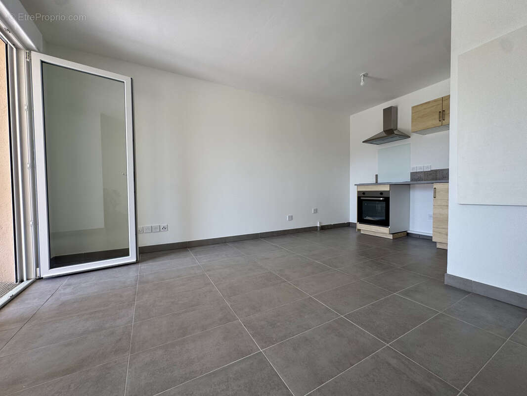 Appartement de type T2 en rez de chaussée au sein d'une résidence avec piscine à La Londe les Maures - photo 12