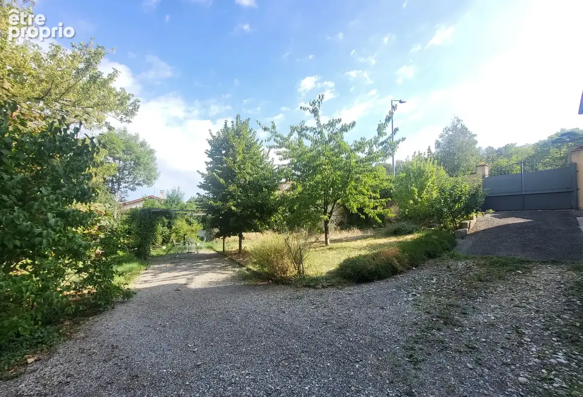 Maison familiale 235m2 avec 6 chambres à Neuville sur Saône - photo 5