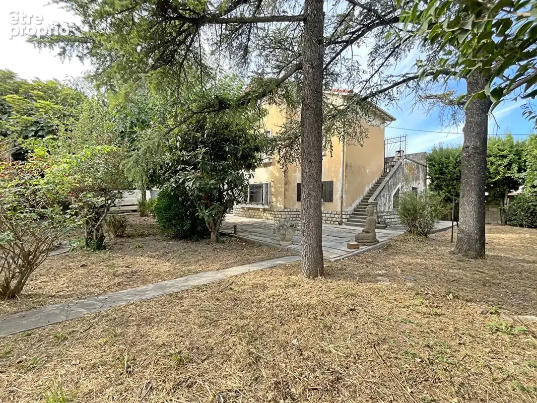 Monplaisir - maison de caractère avec jardin de 835 m² à 5 minutes des arènes - photo 2
