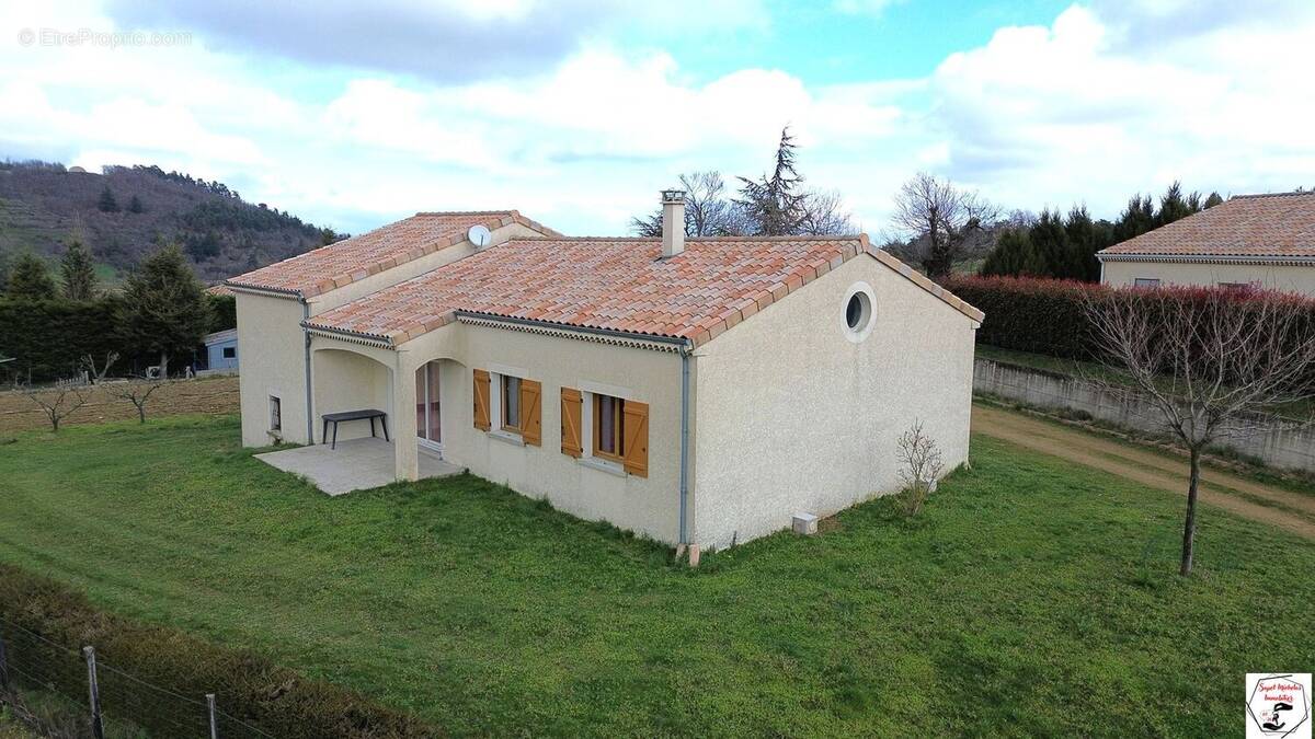 Maison à SAINT-VICTOR