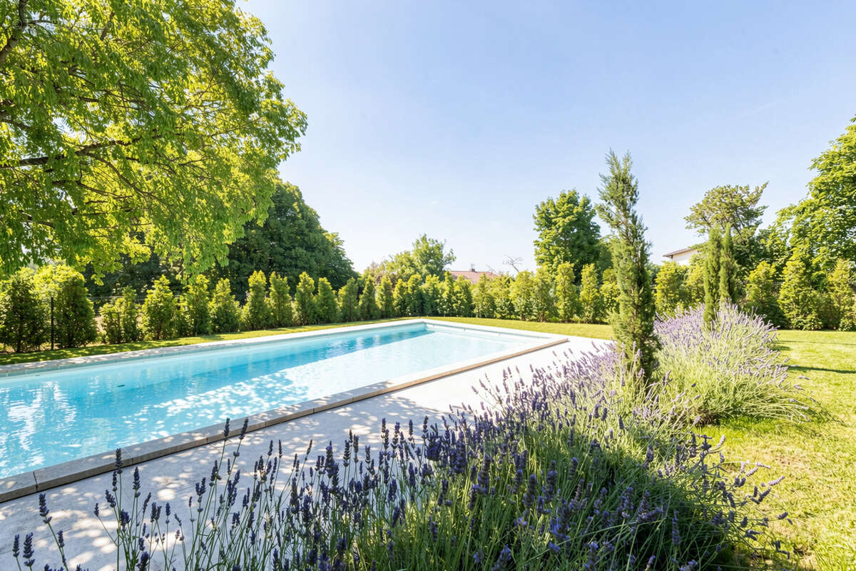 Hauteurs de Saint-Cyr-au-Mont-d'Or   Propriété de Maître de 340 m2 - 8 pièces 5 suites - photo 18