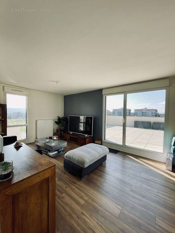 Appartement à L'ISLE-D'ABEAU