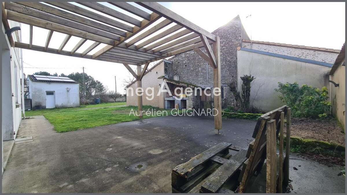 5/6 chambres, jardin clos. Dépendances en options - photo 2
