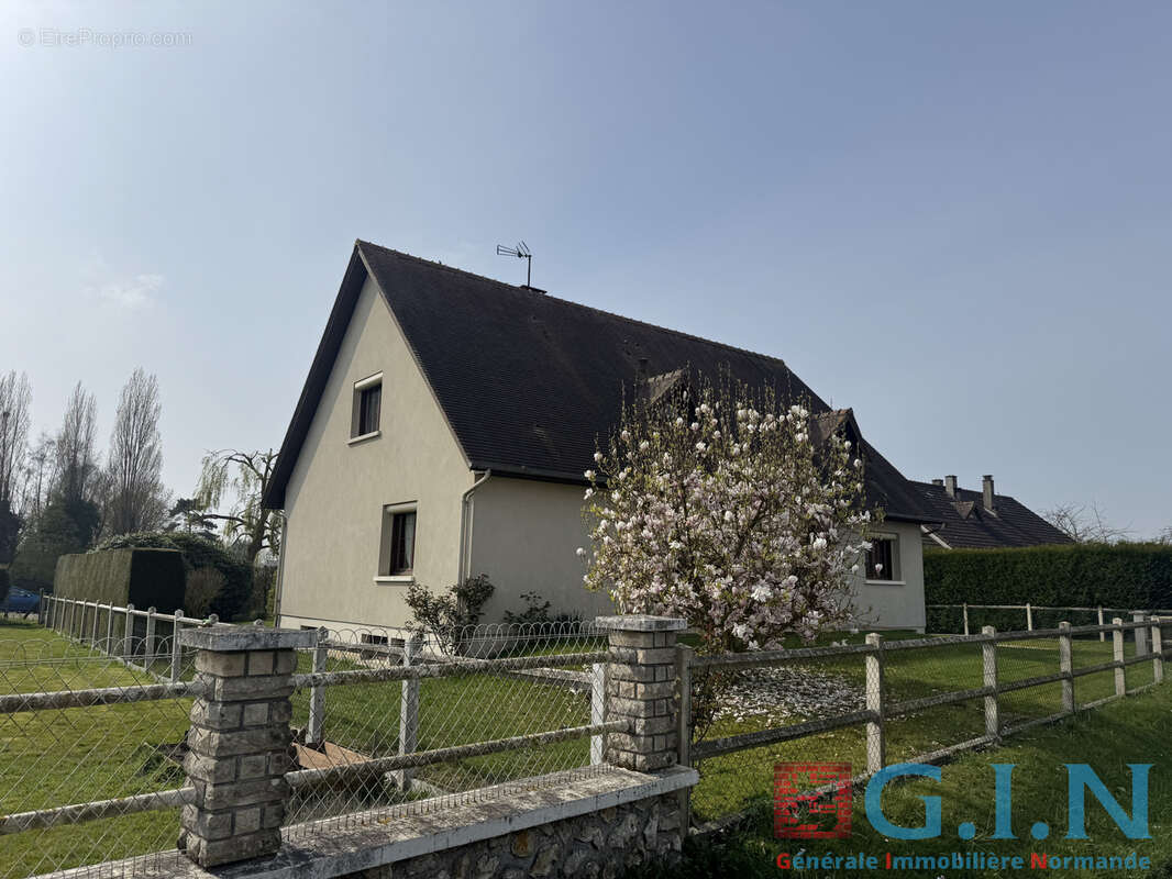 Maison à CORNEVILLE-SUR-RISLE