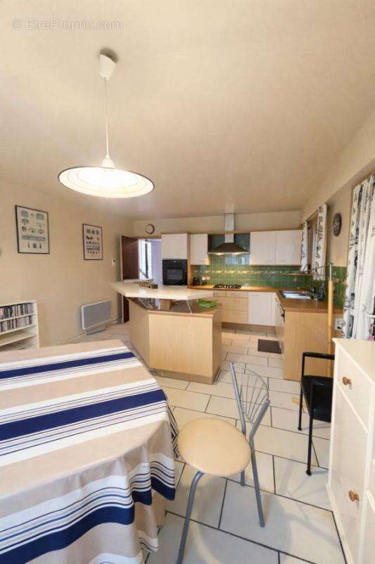 Maison 170 m² à Geaune  - photo 4