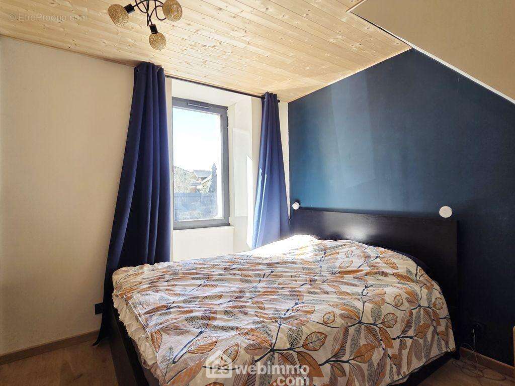 Au rez-de-chaussée, le coin nuit est composé de 2 chambres... - Maison à GRIGNON