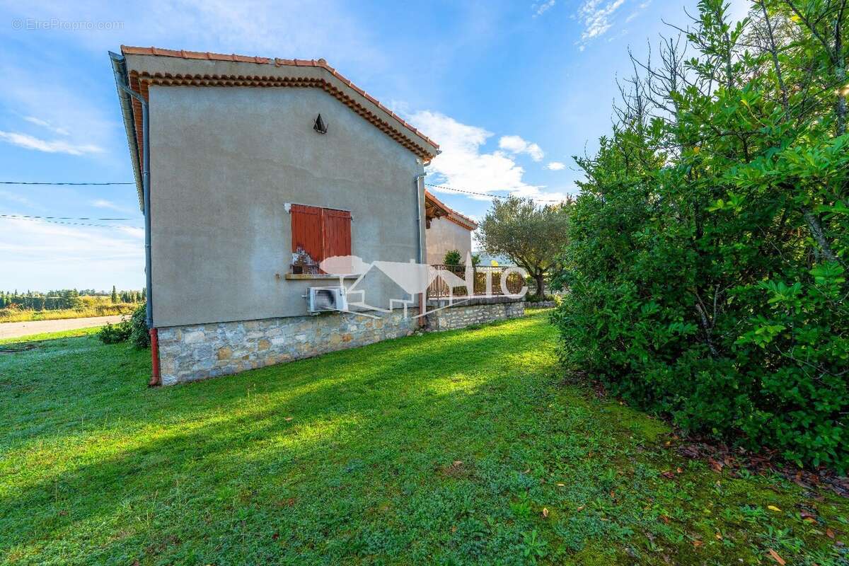 Maison à GROSPIERRES