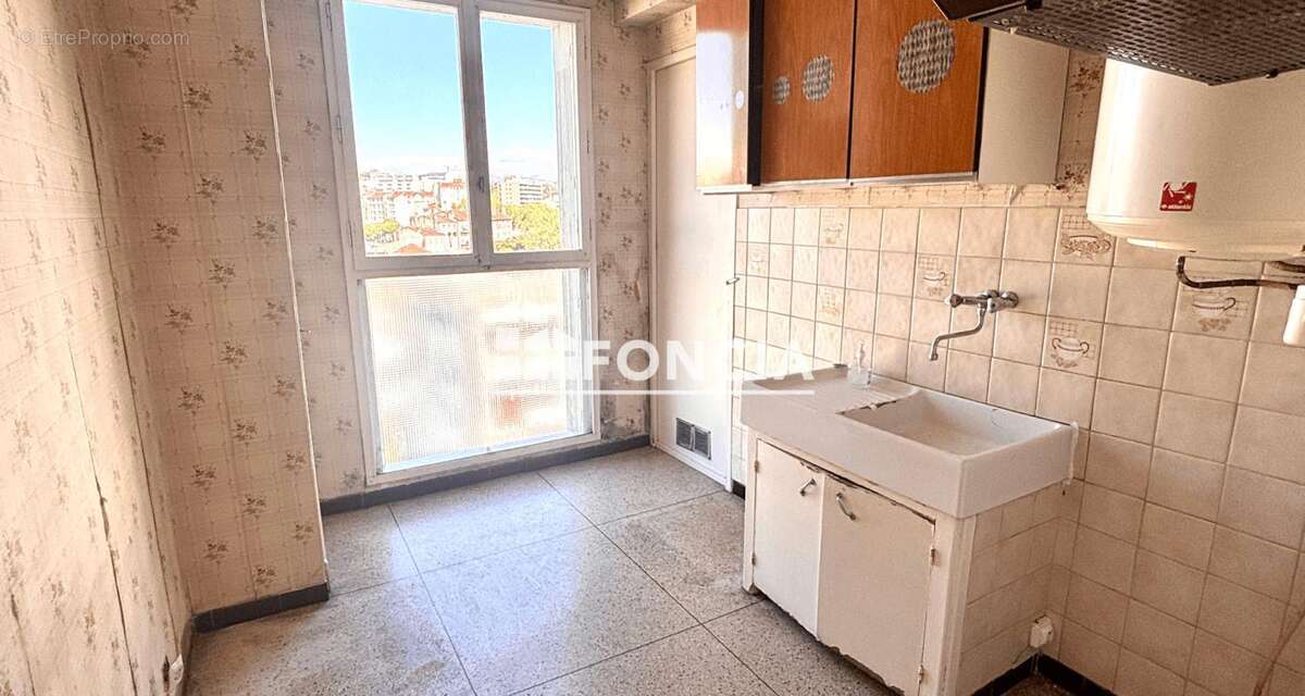 Appartement à MARSEILLE-3E