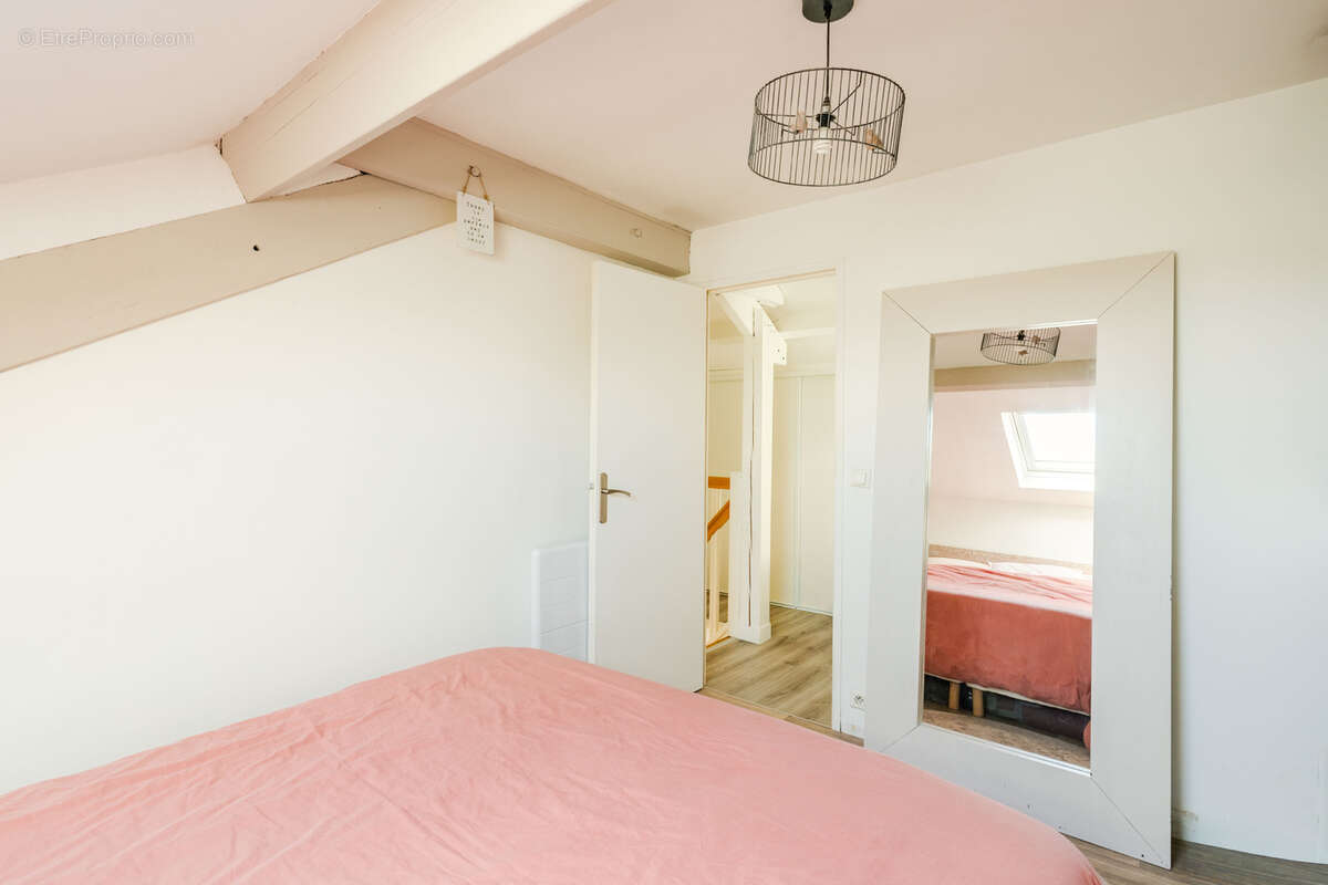 Appartement à LA GARENNE-COLOMBES