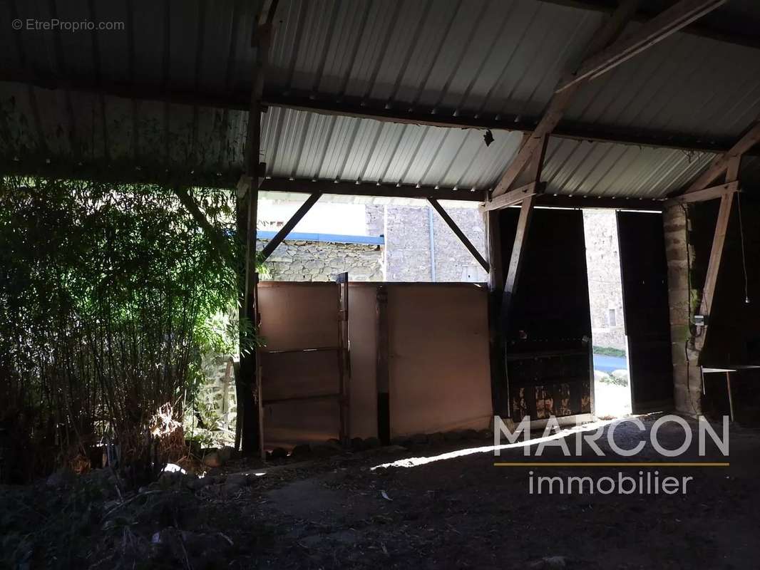 Maison à SAINT-SULPICE-LES-CHAMPS