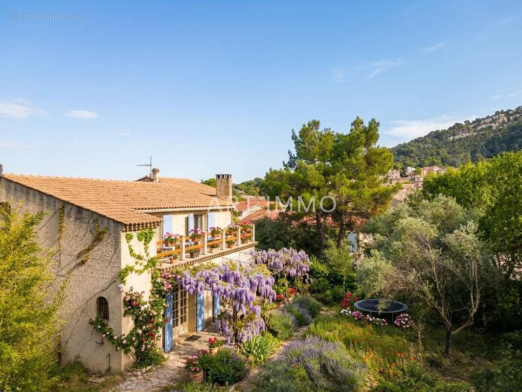 Maison à ROBION