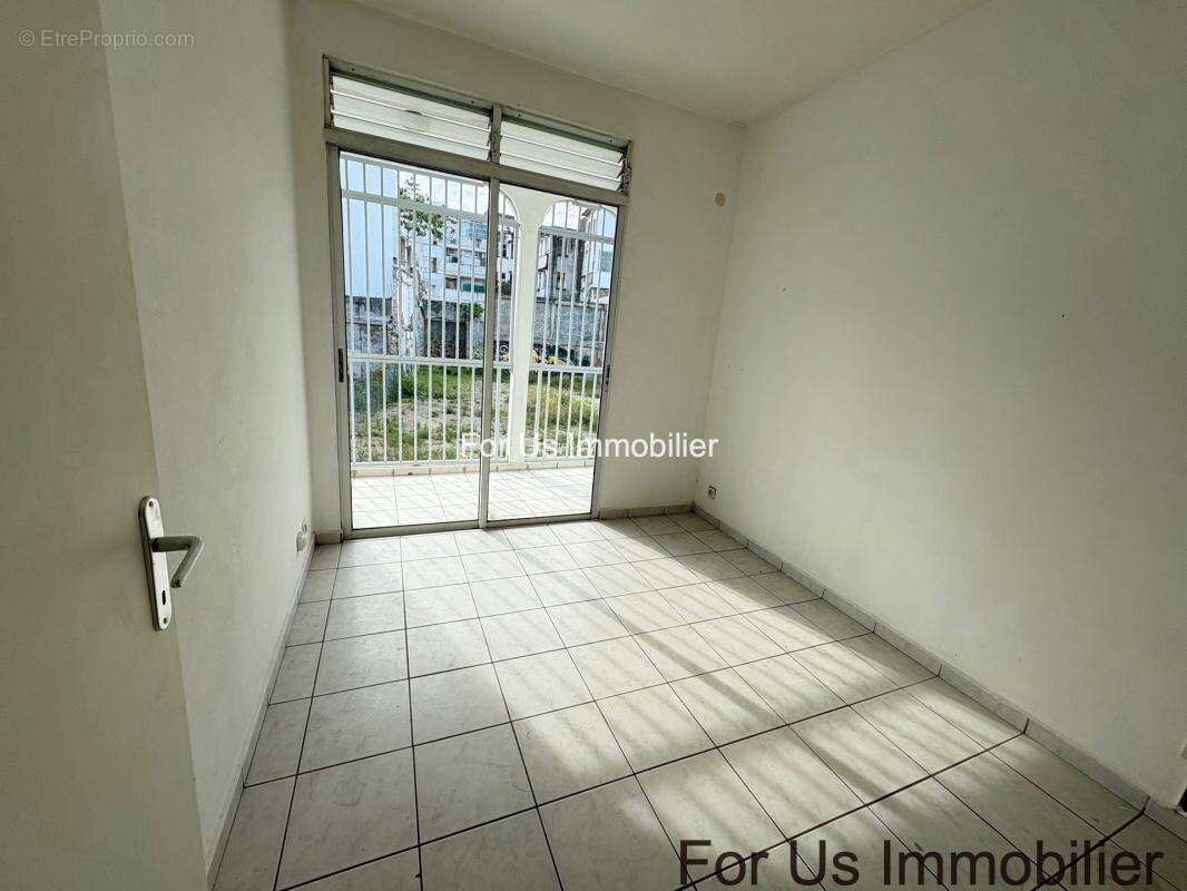 Appartement à POINTE-A-PITRE