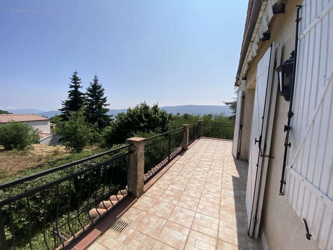 Maison à BERRE-LES-ALPES