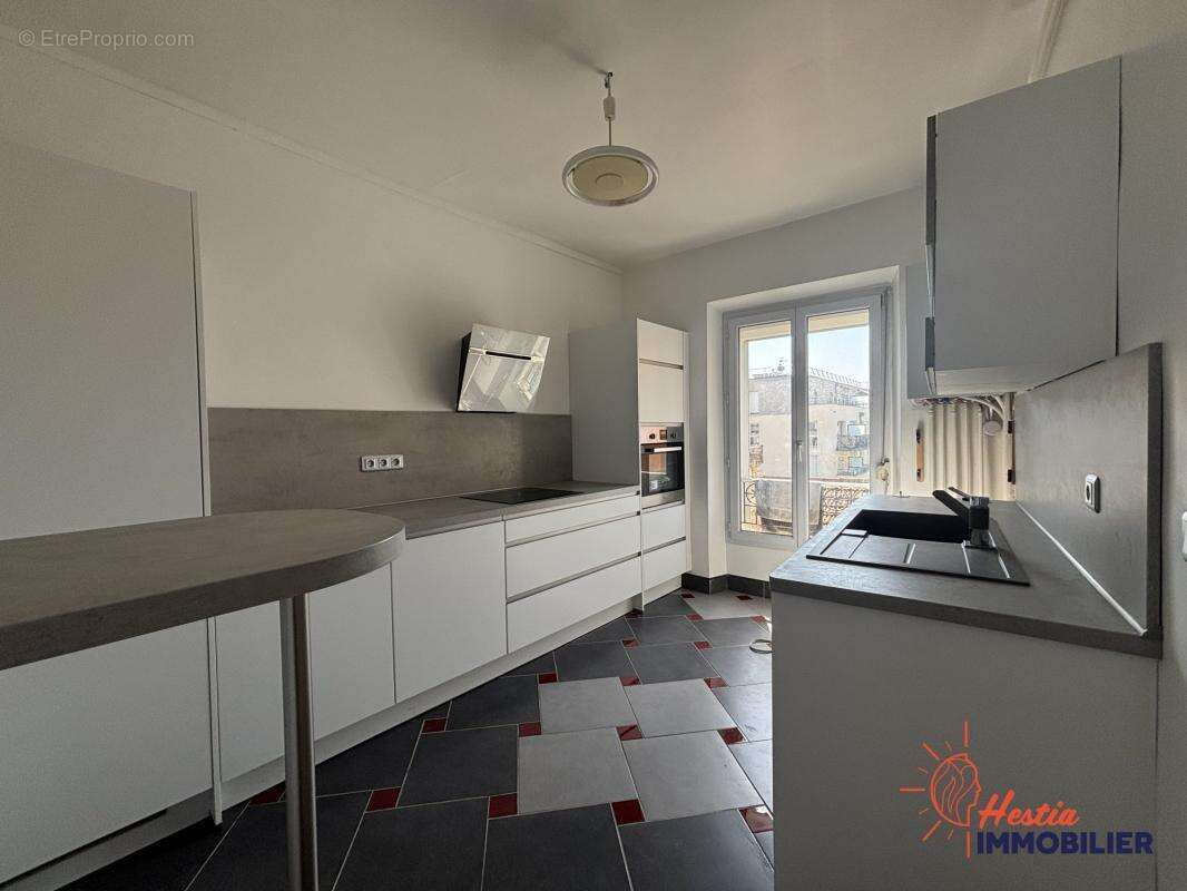 Charmant appartement ancien - 75m² - 4 pièces - 2ème é - photo 3