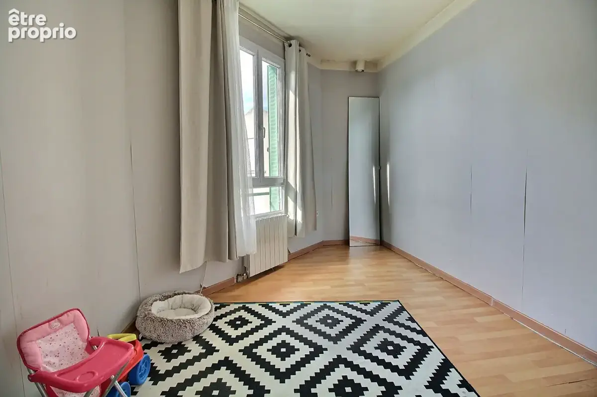 Quartier PLATEAU - Maison 5 pièces 82m²+ Appartement 3 pièces 33m² - photo 7