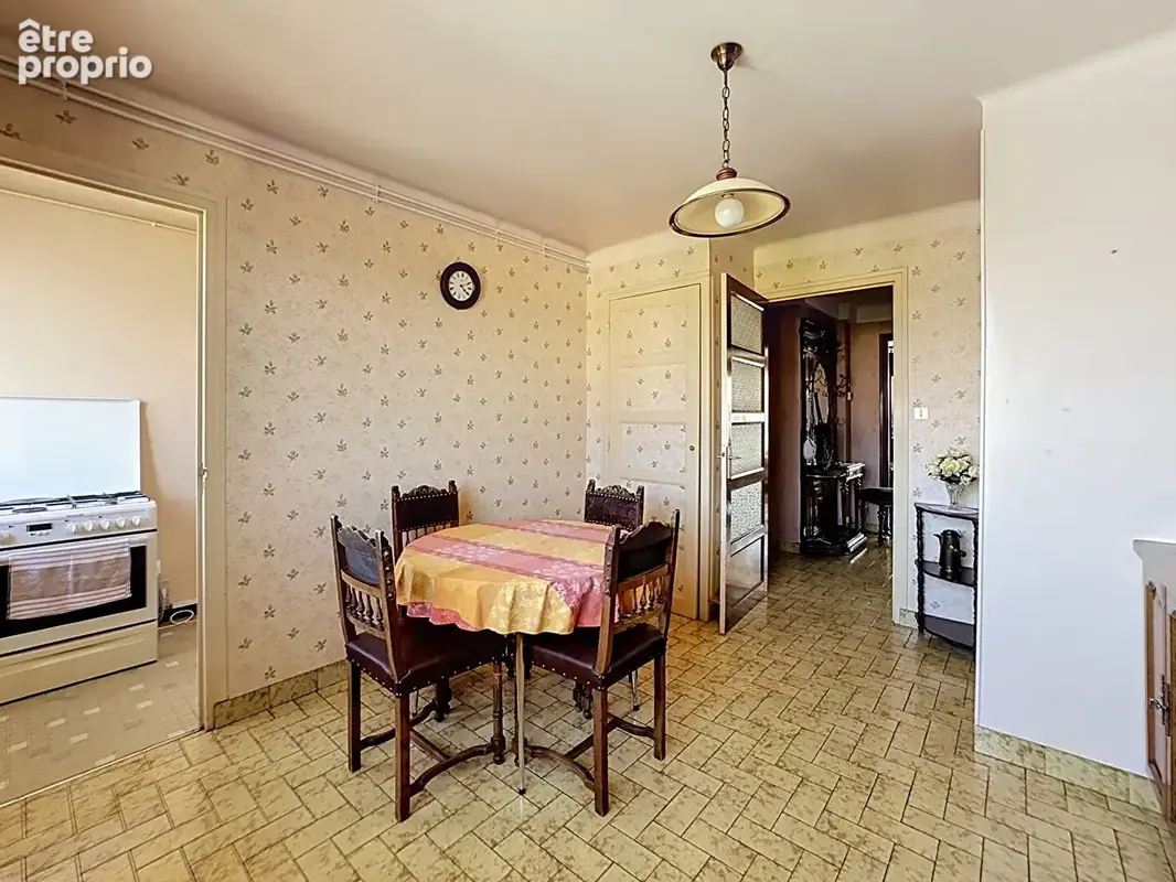 Appartement traversant de 82,64 m² - Dernier étage - À rénover selon vos envies - photo 13