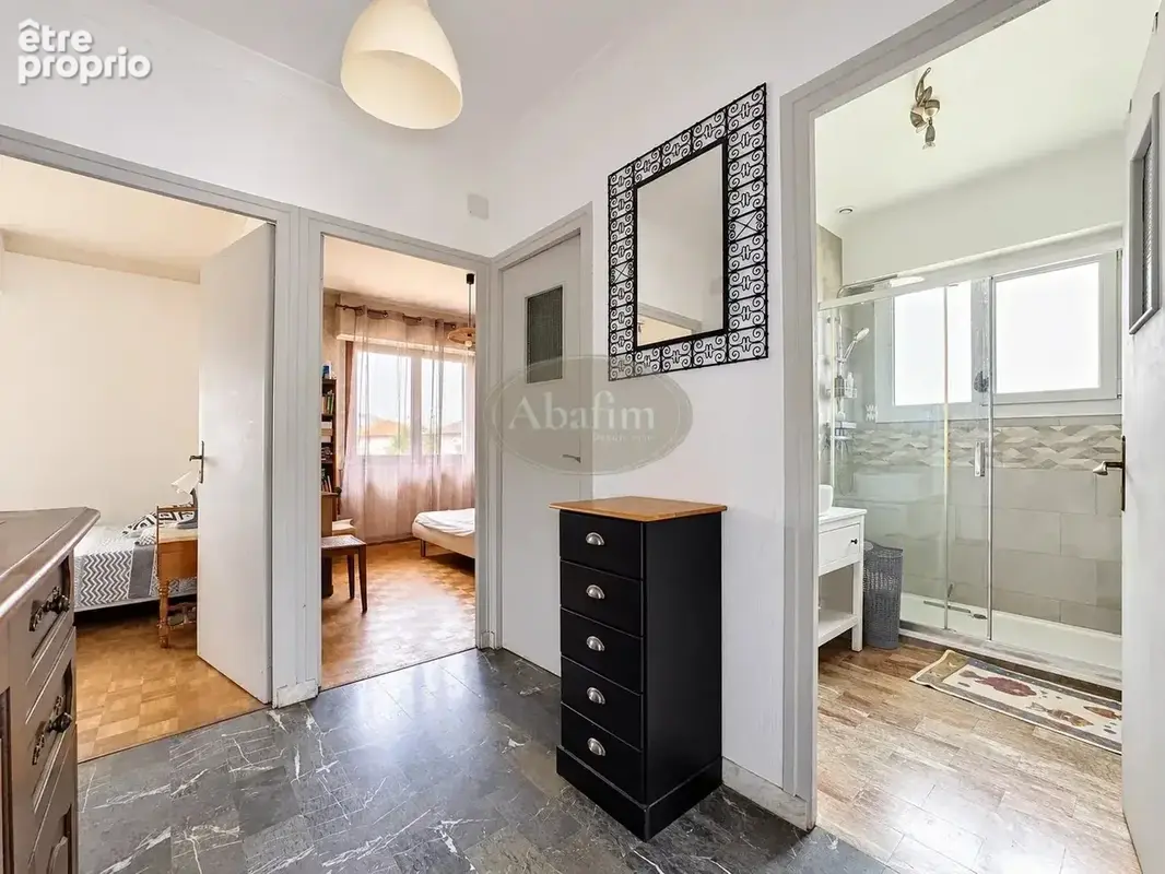 Appartement 102 m² quatre chambres garage et jardin. - photo 15