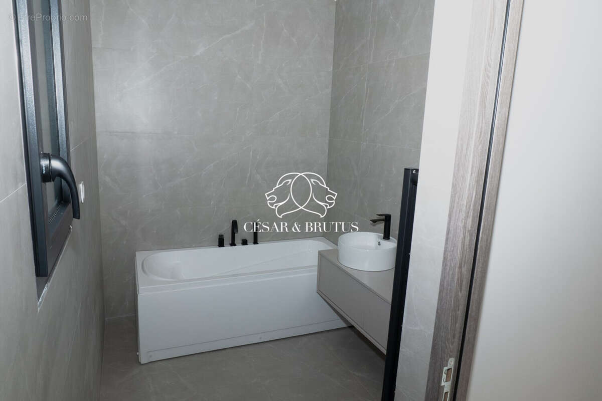 Maison 112 m² à Venissieux  - photo 7