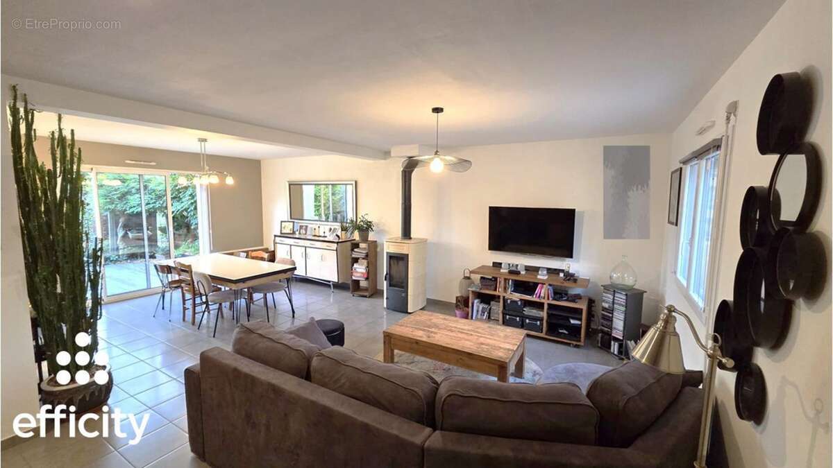 Maison à BOURG-DES-COMPTES