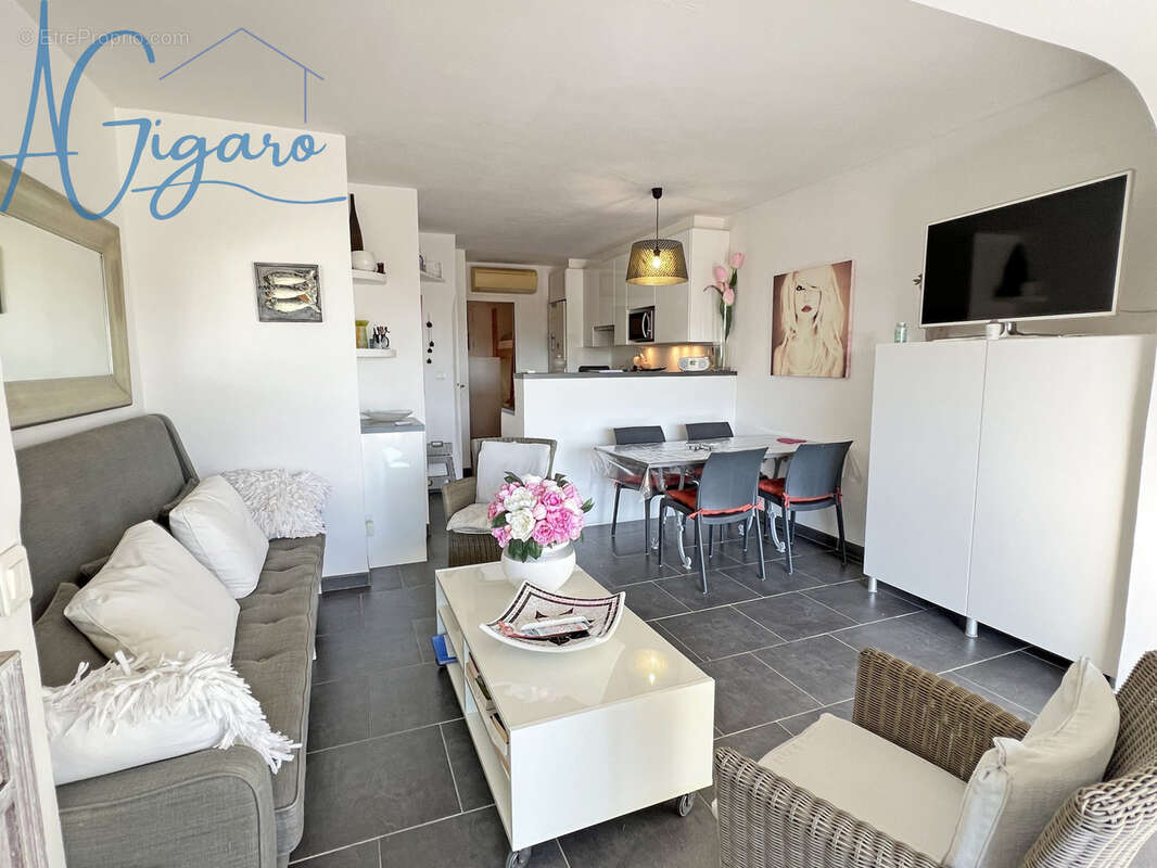 Appartement à LA CROIX-VALMER