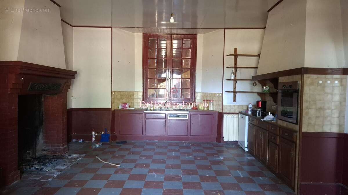 Maison 442 m² à Saint-Claud  - photo 14