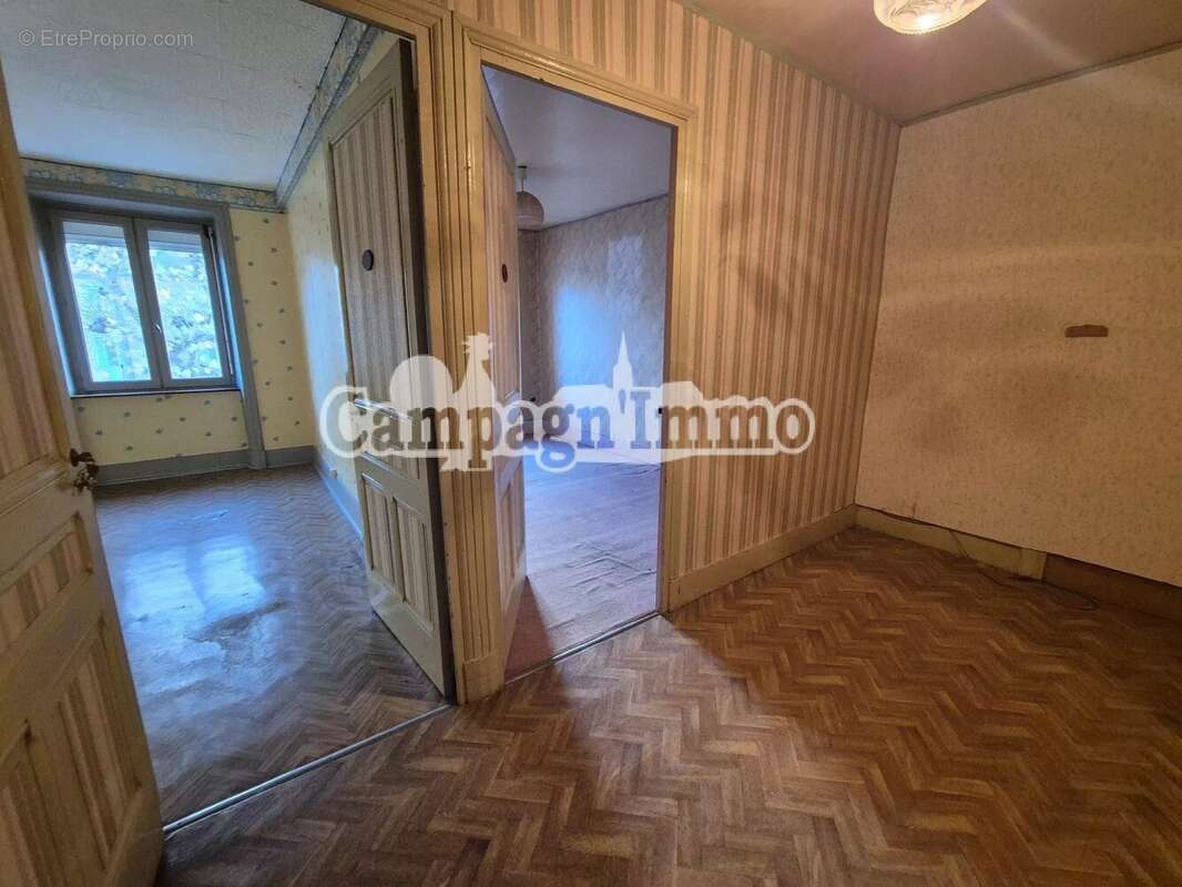 Maison à ESSERTINES-EN-DONZY