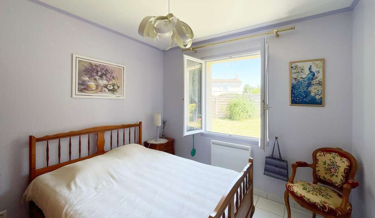 Maison 93 m² à Saint-Laurent-De-La-Pree  - photo 8