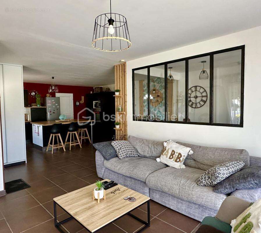 Villa plain-pied avec piscine et garage - photo 7