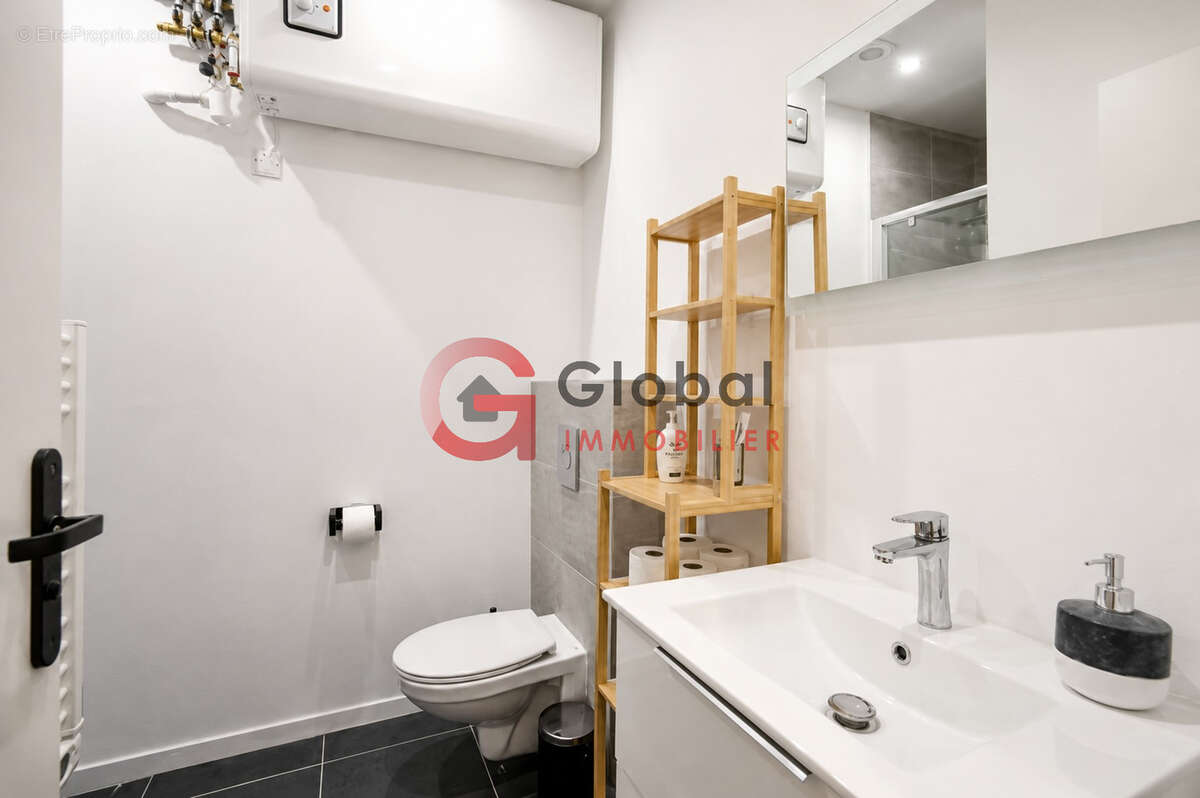 Appartement à MARSEILLE-5E