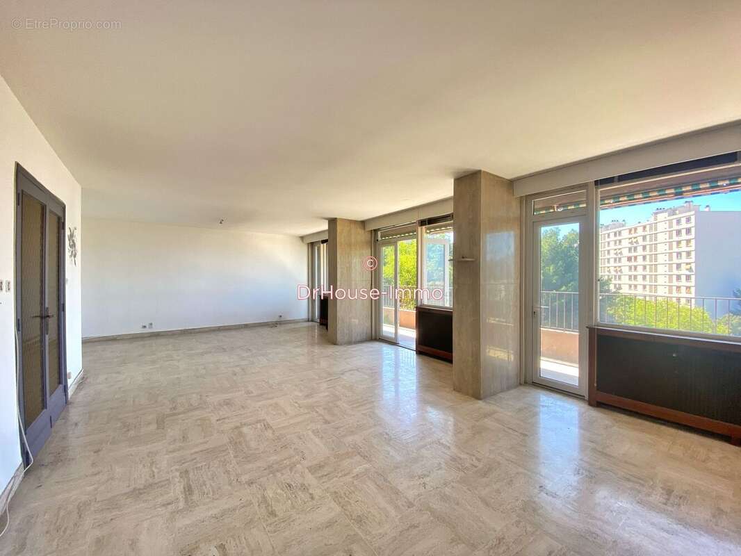 Appartement à MARSEILLE-9E