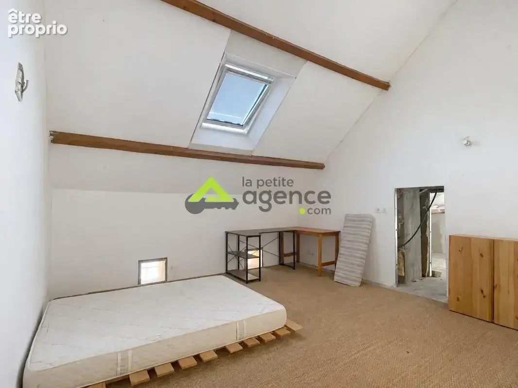 Maison de bourg de 80 m2 - jardin- bois et puits - photo 7