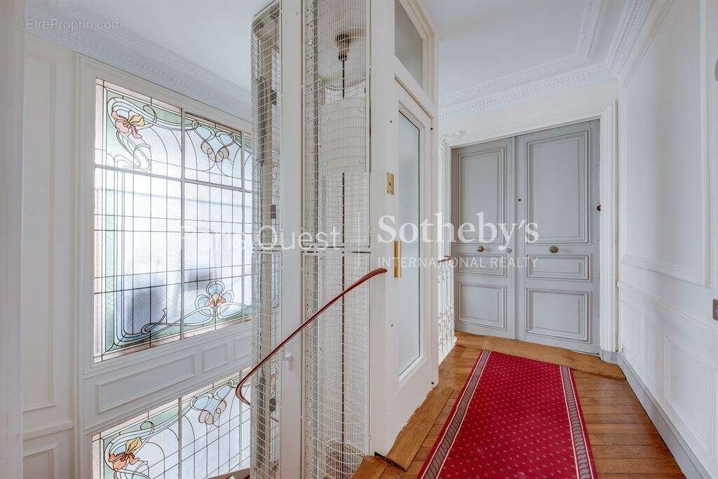 Appartement à PARIS-17E
