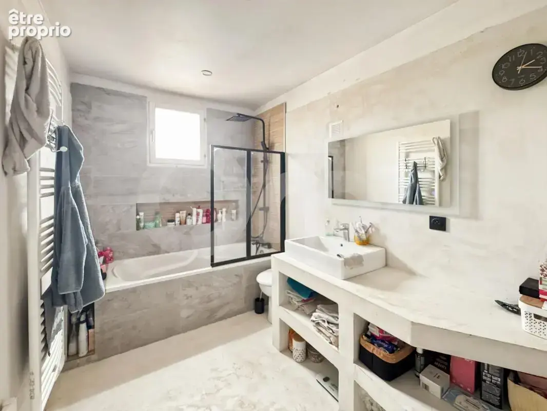 EXCLUSIVITÉ ORPI – Maison familiale avec piscine au cœur de La Crau - photo 10