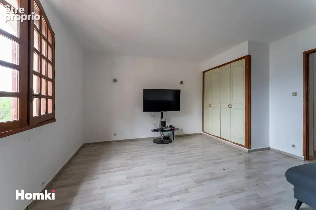 Maison/Villa T5 de 180 m² à Bellegarde 30127 - photo 4