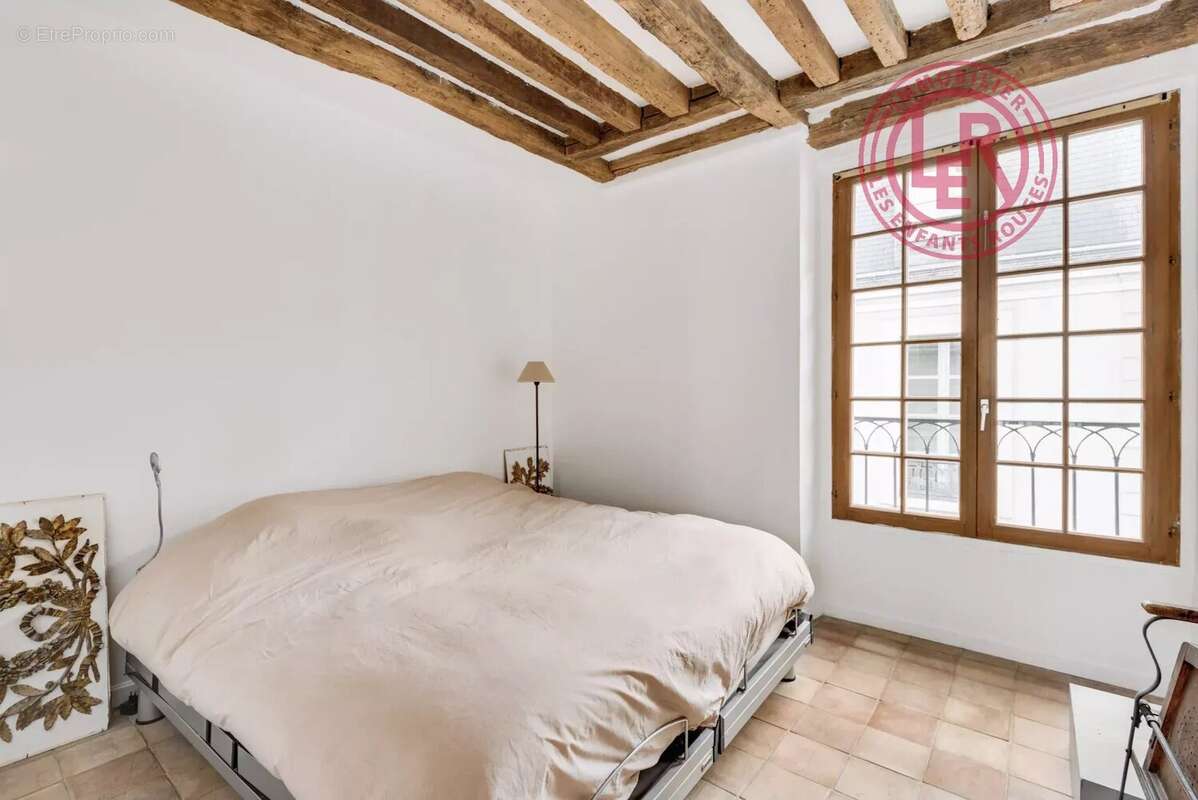 Appartement à PARIS-3E