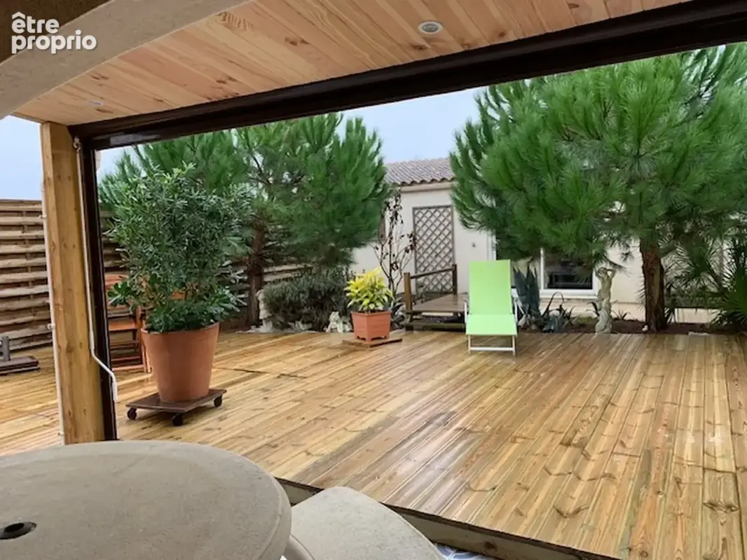 ILE D'OLERON (17), A Vendre demeure-piscine 186m² plain-pied sur terrain 862m², 9 pièces dont 4 chambres et 1 garage - photo 9