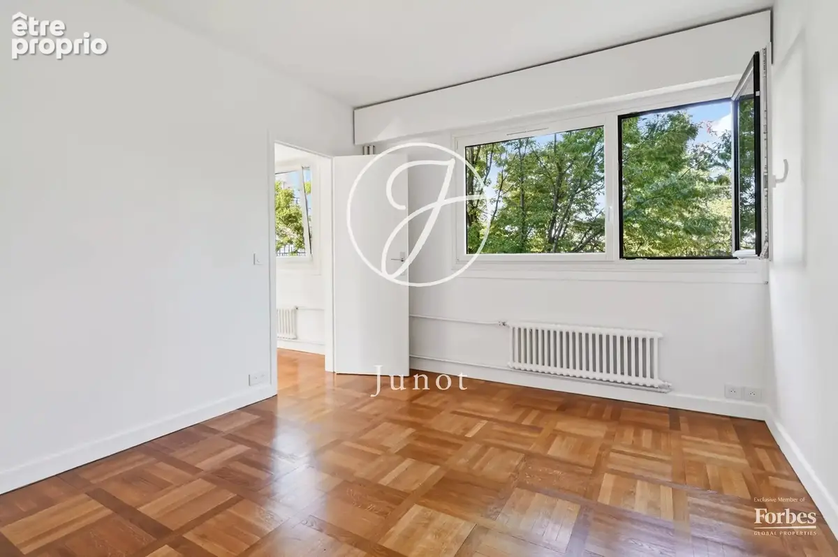 Garches - CENTRE-VILLE - Appartement de 4 chambres - photo 11