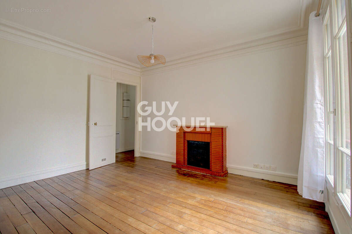 Appartement à PARIS-20E