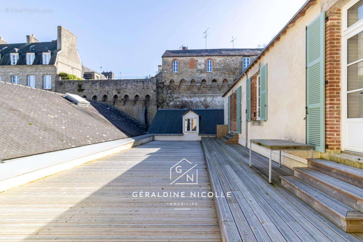 Maison de ville au pied des remparts  - 170m2 - plein centre - VANNES - photo 2