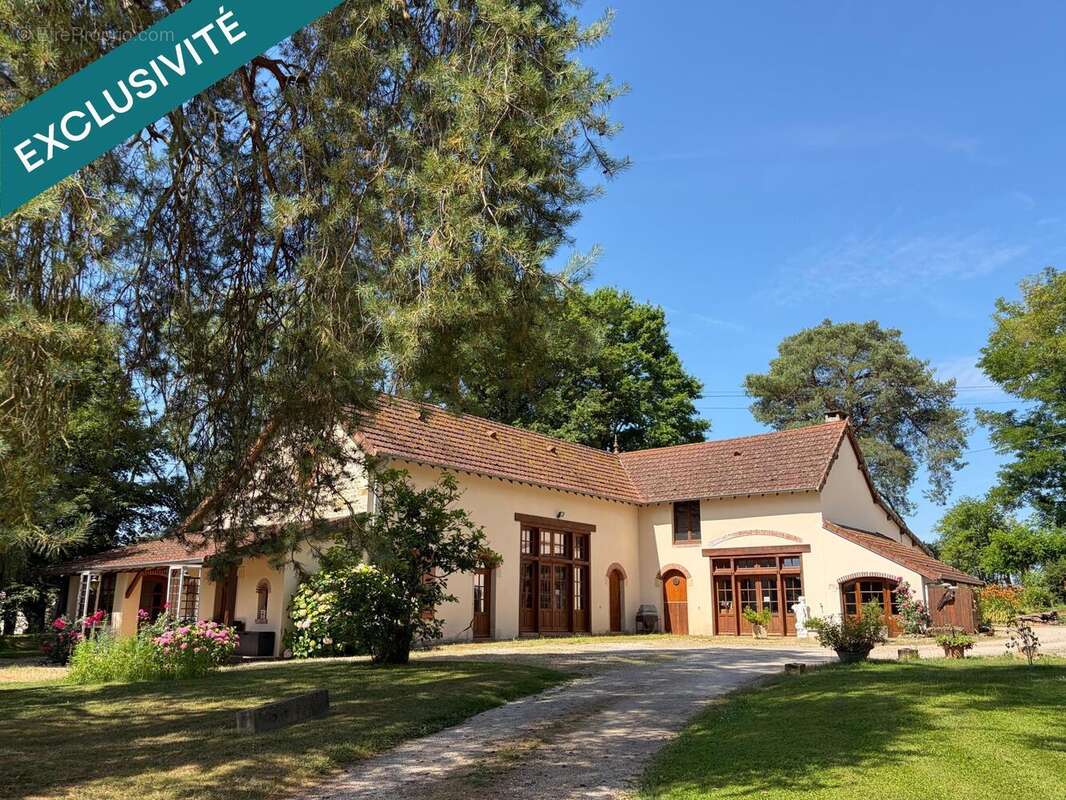 Maison 274 m² à Lons-Le-Saunier  - photo 3