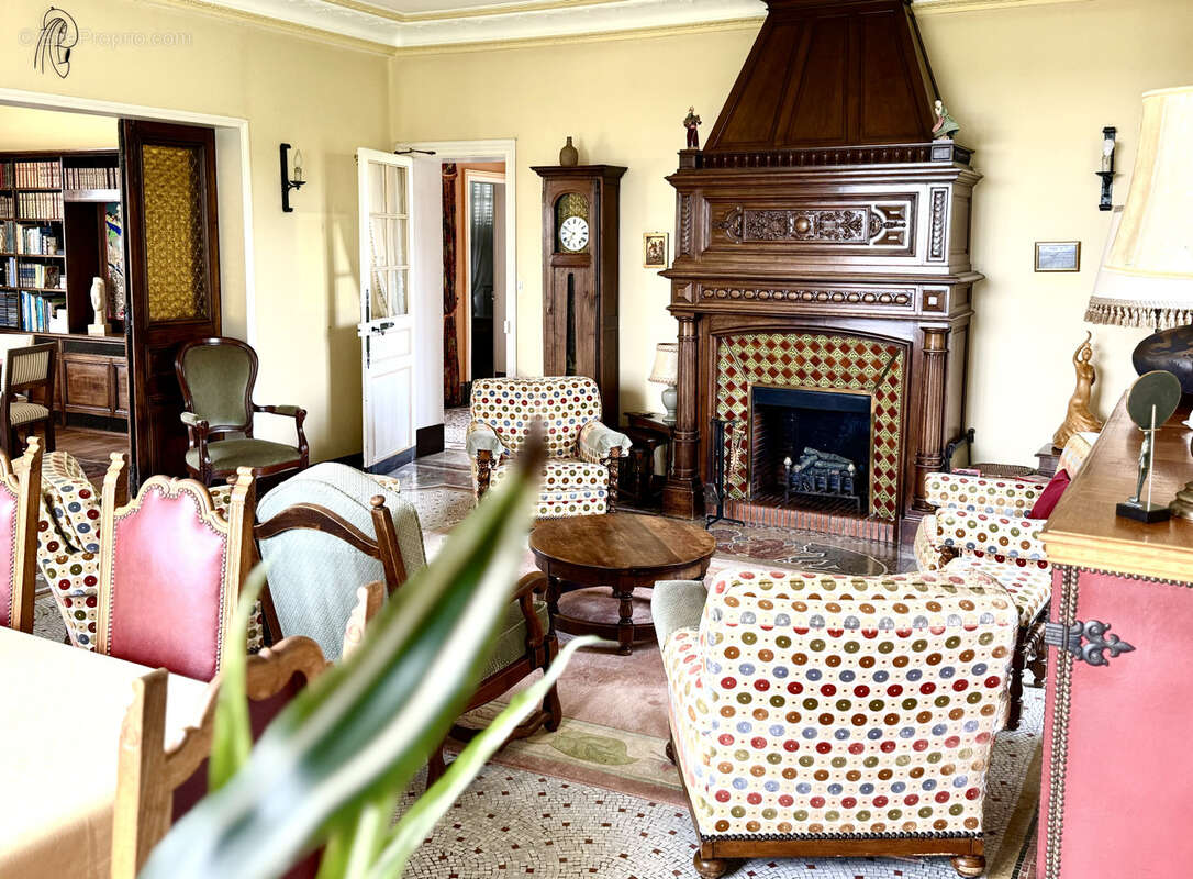 Maison à CHAMOUILLE