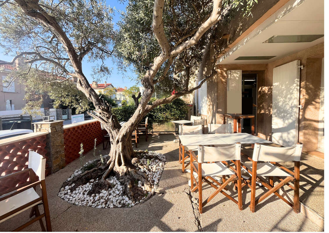 Commerce à CARQUEIRANNE