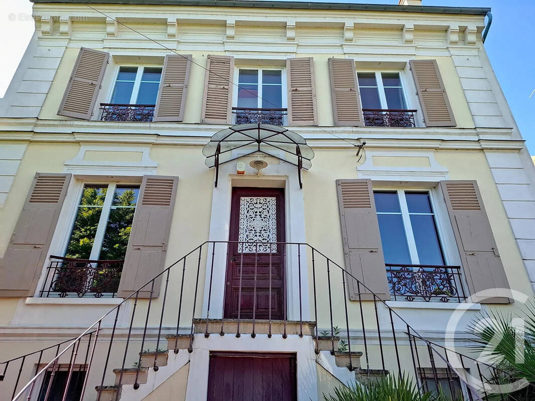 Maison à LE MEE-SUR-SEINE