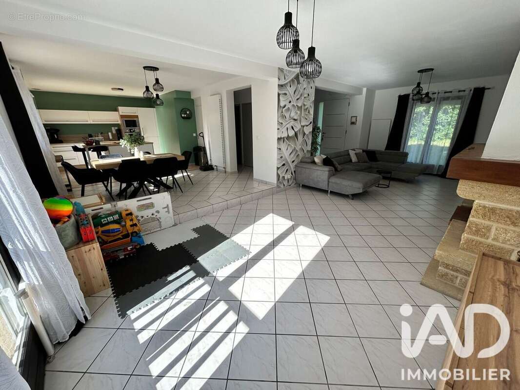 Maison 148 m² à Saacy-Sur-Marne  - photo 2