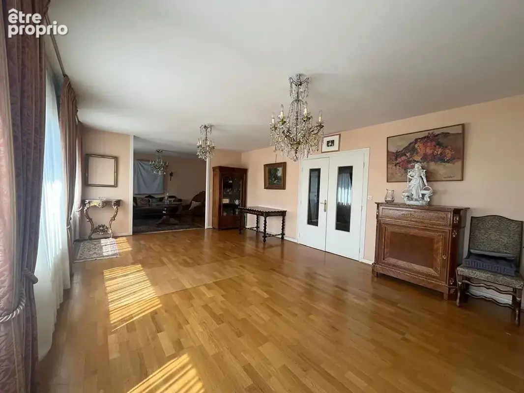 LANDIVISIAU - Appartement T4-  Centre Ville - photo 2