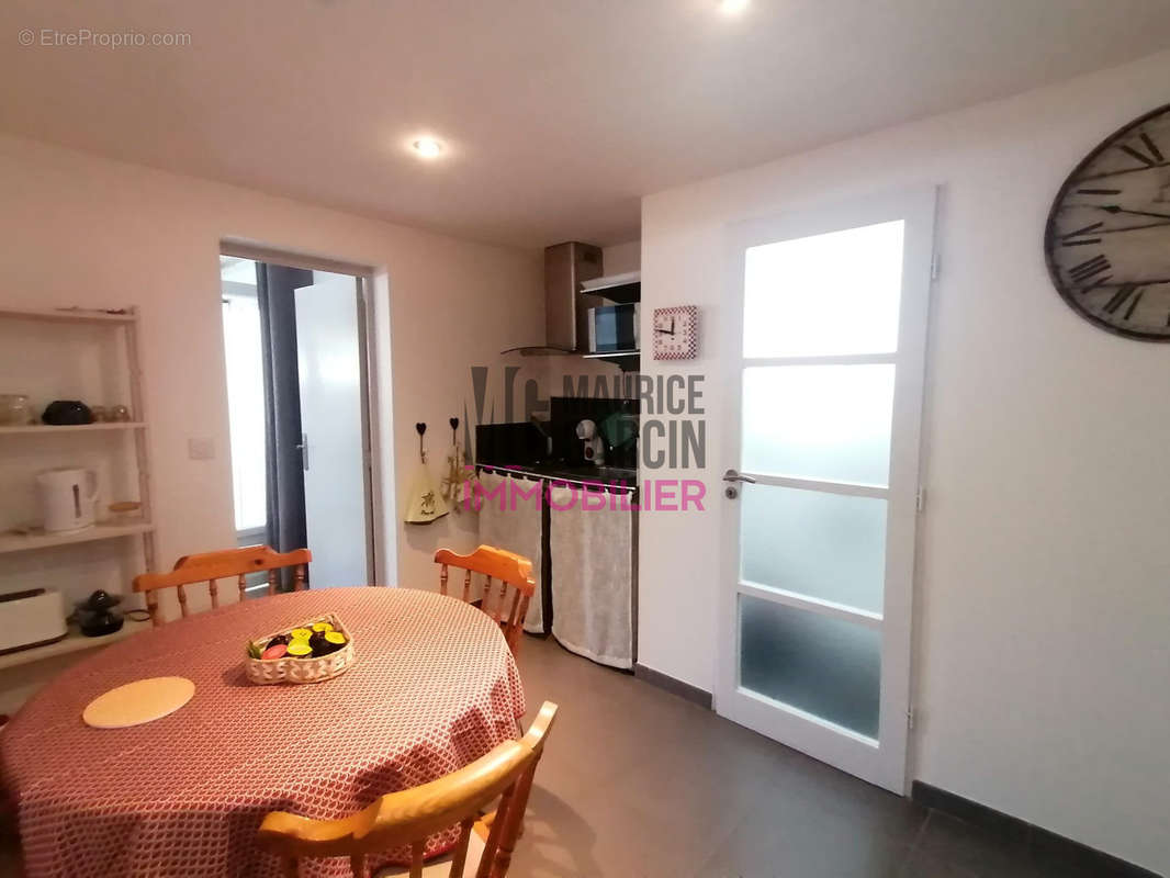 Maison à L'ISLE-SUR-LA-SORGUE