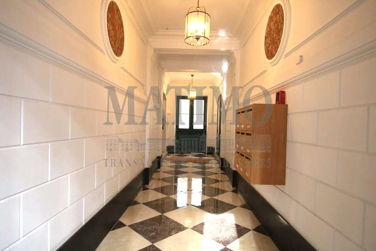 Appartement à PARIS-8E